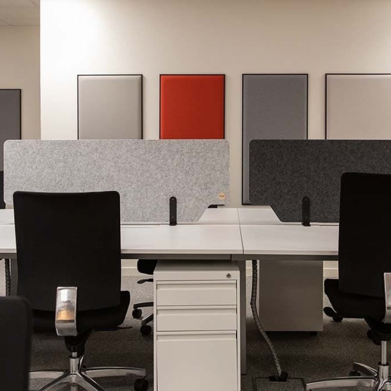 Ecran acoustique sur pied. Léger, amovible et efficace. Motifs déco insérés